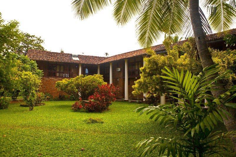 Yoho Rivi Ras Hotel Dehiwala-Mount Lavinia ภายนอก รูปภาพ