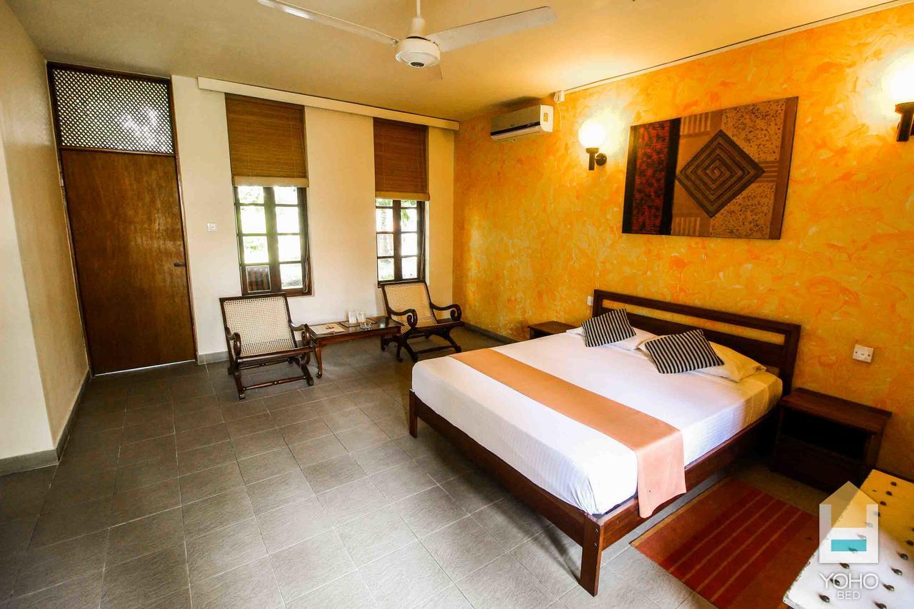 Yoho Rivi Ras Hotel Dehiwala-Mount Lavinia ภายนอก รูปภาพ