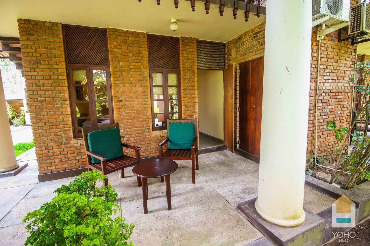 Yoho Rivi Ras Hotel Dehiwala-Mount Lavinia ภายนอก รูปภาพ