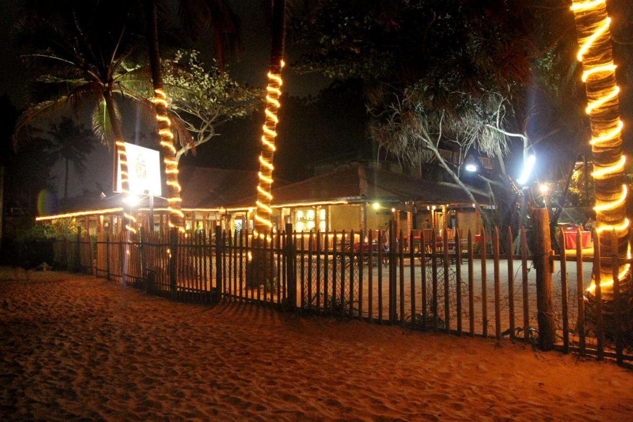 Yoho Rivi Ras Hotel Dehiwala-Mount Lavinia ภายนอก รูปภาพ